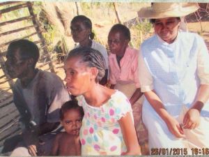 Familia beneficiaria del solar de Nazareta.